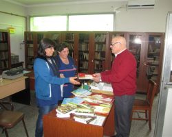 Donación de libros a la Biblioteca Rivadavia